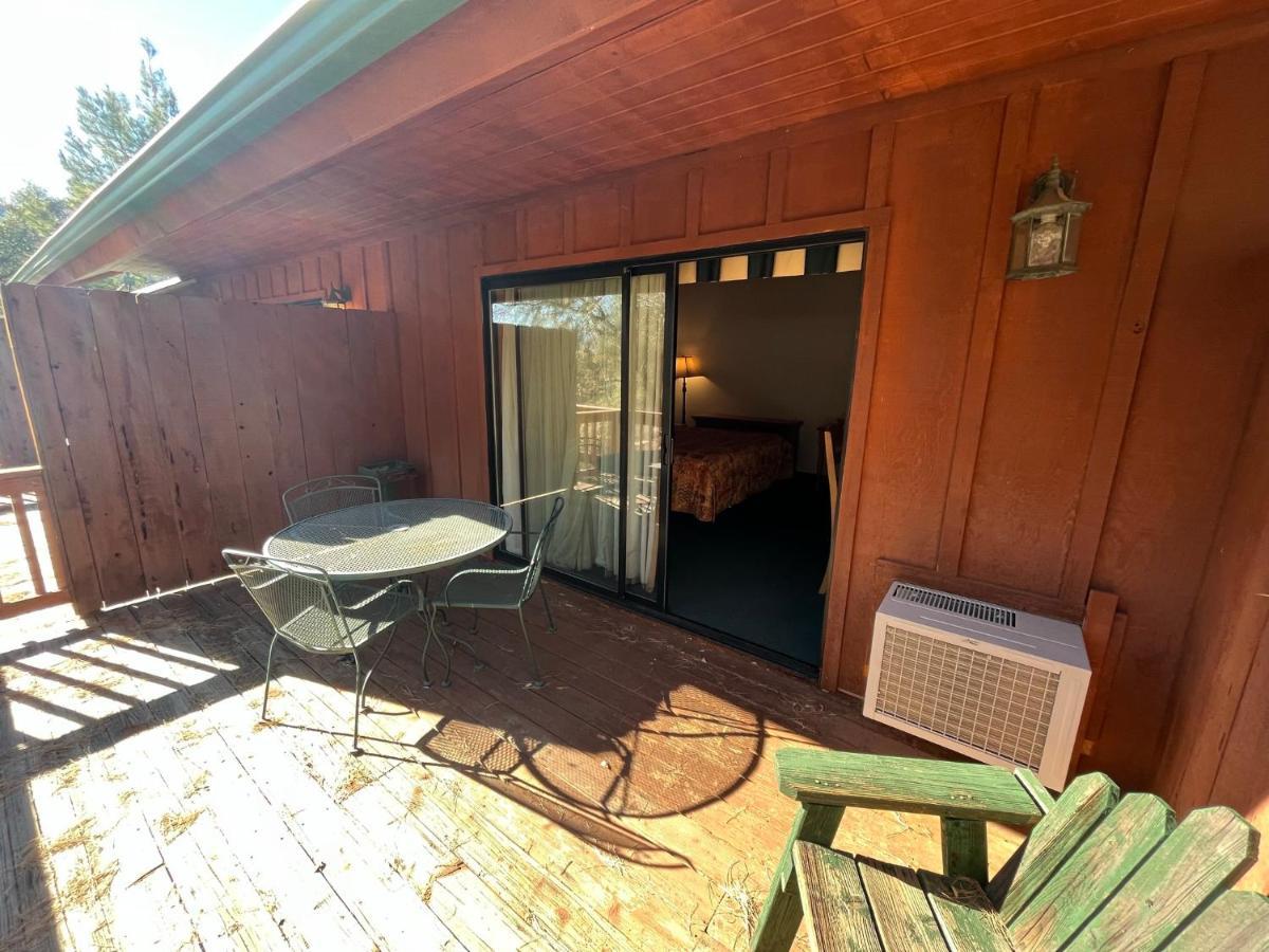 Whispering Pines Lodge Kernville Exterior foto